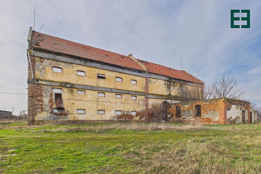 Spațiu industrial, de 850 mp, în Voiteg