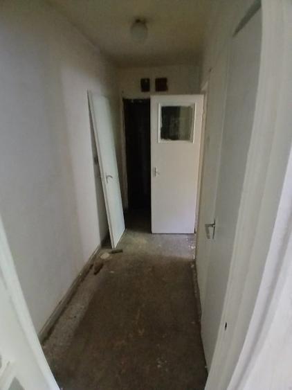 Apartament cu 3 camere semidecomandat în Obor
