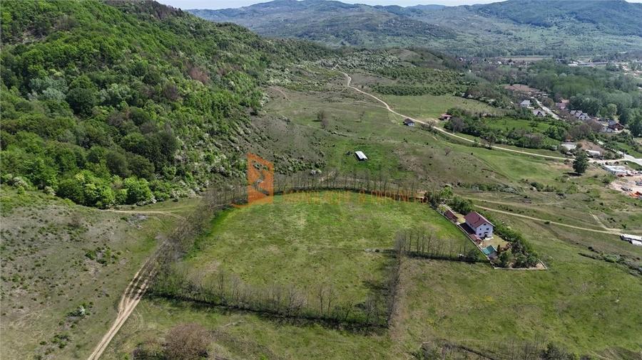 Teren agricol intravilan de 10153 mp, în Cislău