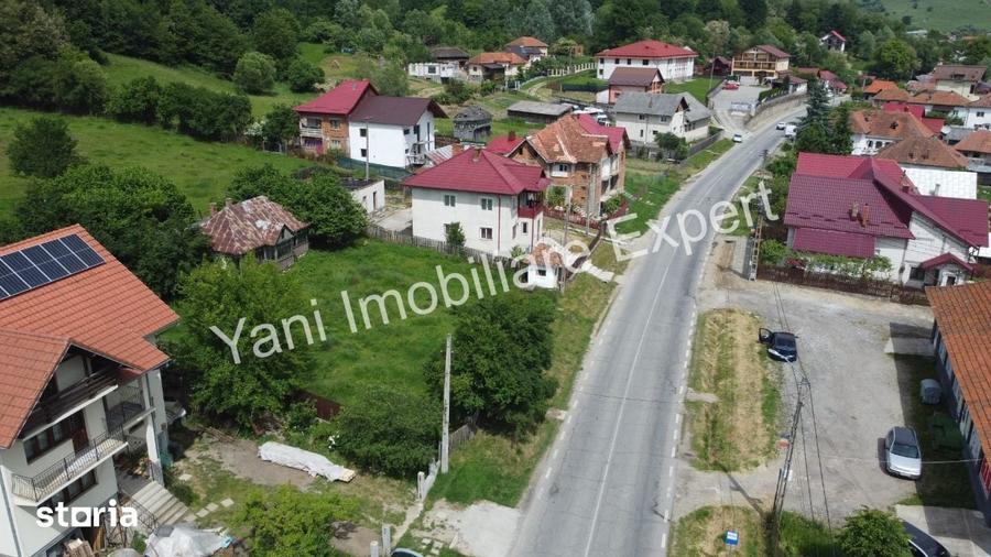 Teren de 5500 mp, în Valea Iașului