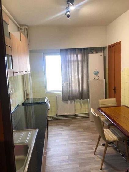 Privat Vand Ap 3 Cam Titulescu 10