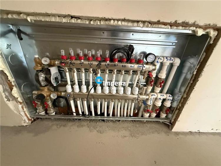 Casă individuală cu 5 camere cu Canalizare în Rediu