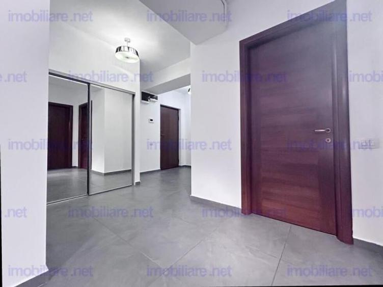 Apartament cu 3 camere decomandat, mobilat în Băneasa