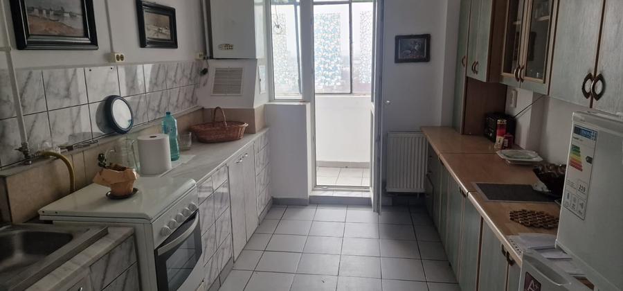 Republicii ,se vinde apartament decomandat ,2 camere ,pret 67000 euro neg. - 5