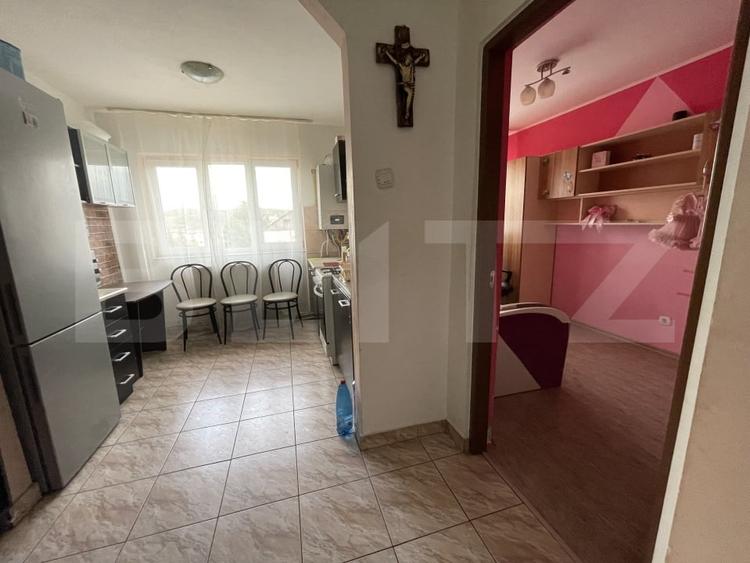 Apartament cu 3 camere decomandat, mobilat în Central