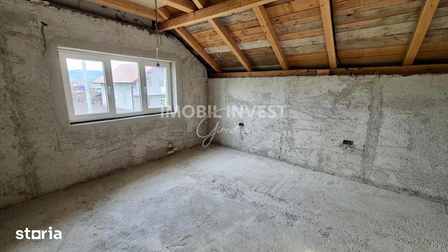 Casă cu 6 camere cu Teren 575 Mp în Central