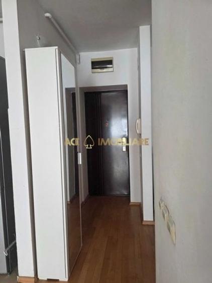Apartament cu 2 camere semidecomandat, mobilat în Titan
