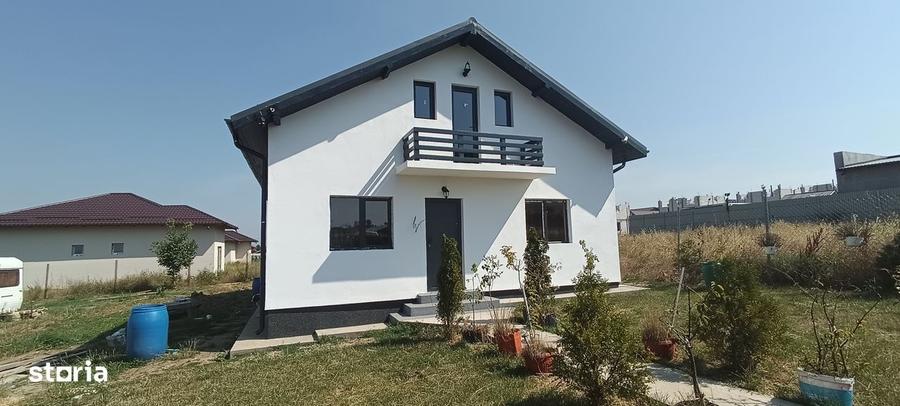Casă cu 4 camere în Florești