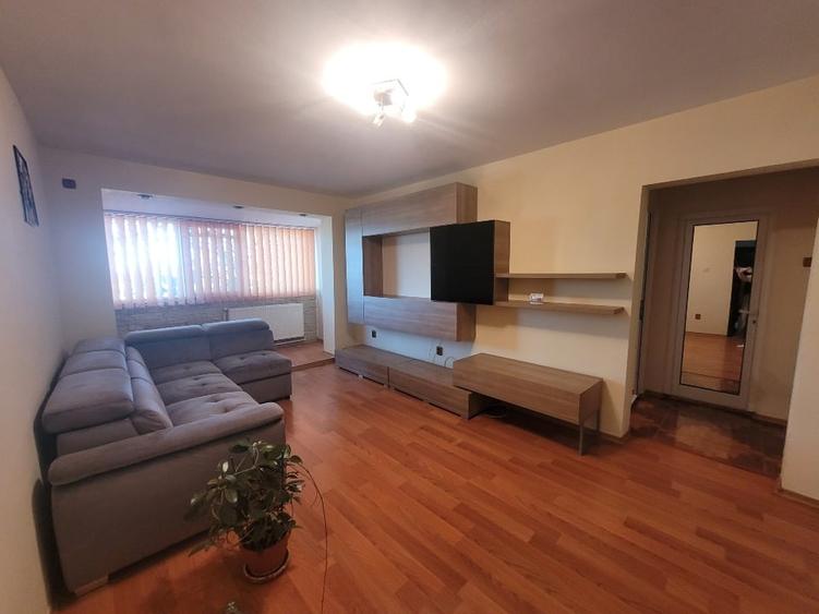 Inchiriez apartament 2 camere,zona excelenta - 1
