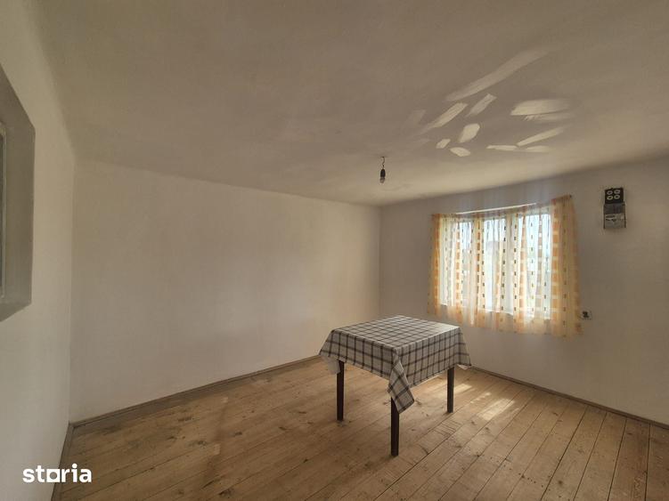 Casă cu 6 camere cu Teren 1000 Mp în Central