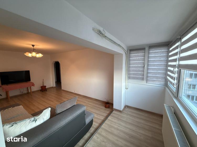 Apartament cu 3 camere în Decebal