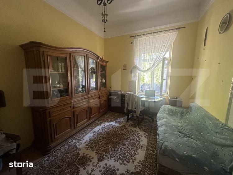 Casă cu 5 camere decomandat cu Teren 311 Mp în Central