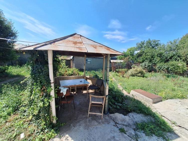 Casă cu 4 camere în Vânători