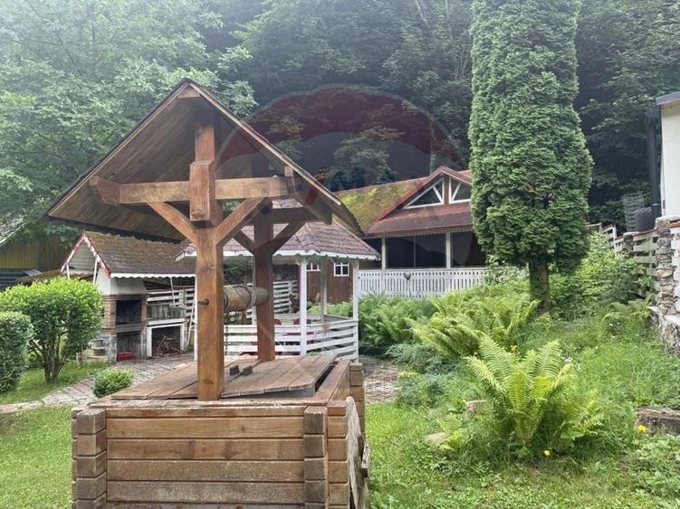 Casă individuală cu 7 camere cu Teren 600 Mp în Frăsinet