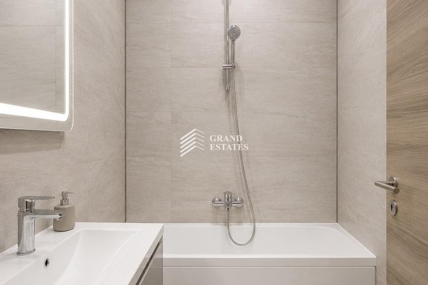 Apartament cu 3 camere decomandat, mobilat în Năvodari