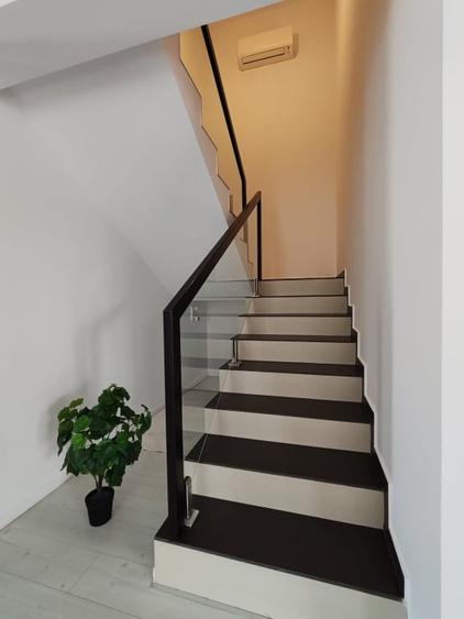 Duplex cu 4 camere cu Canalizare în Exterior Vest