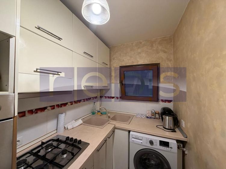 Apartament cu 3 camere, mobilat în P-ța Romană