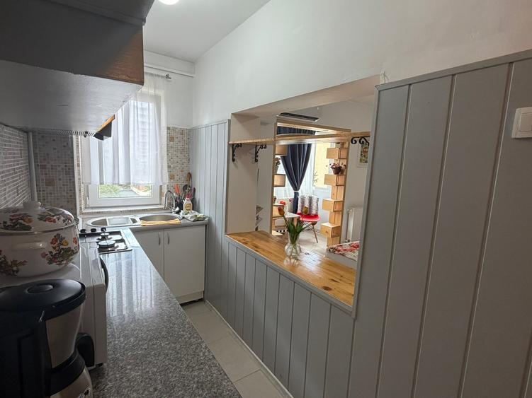 Apartament cu 2 camere semidecomandat în Craiter