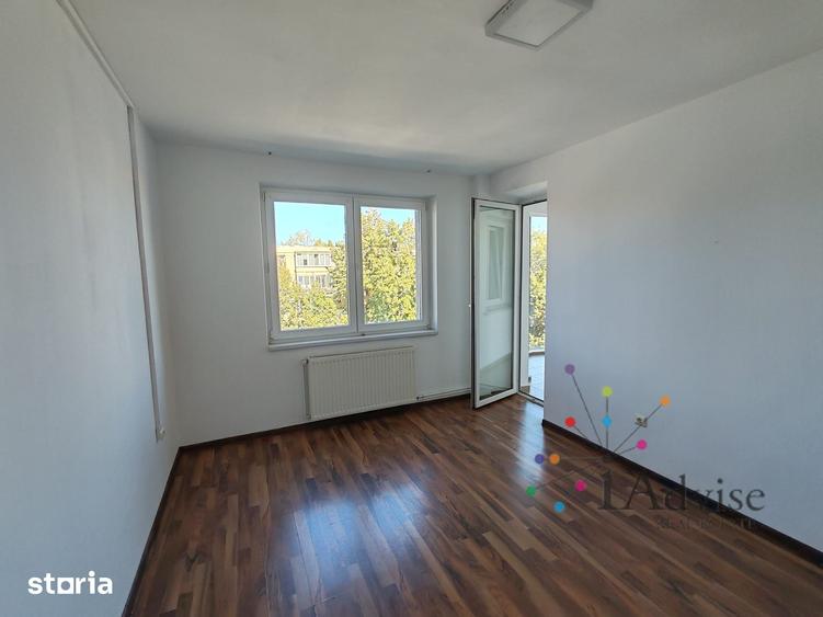 Spațiu comercial, de 65 mp, în Triaj