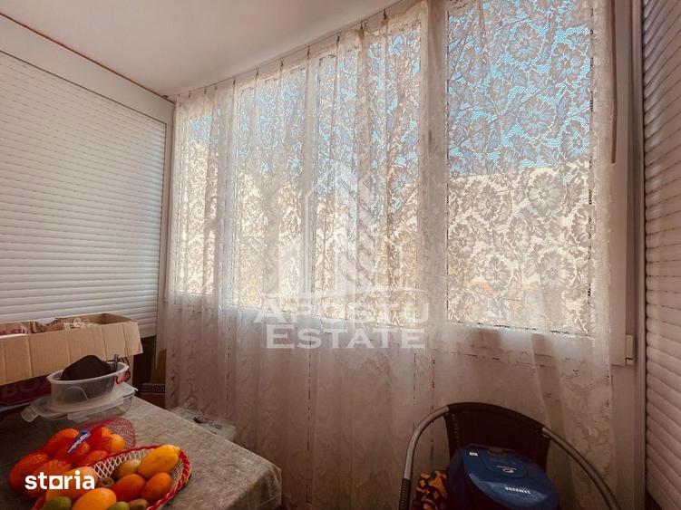 Apartament cu 2 camere semidecomandat, mobilat în Pârneava