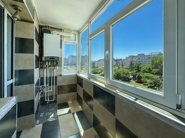 Apartament cu 2 camere decomandat în Casa de Cultură