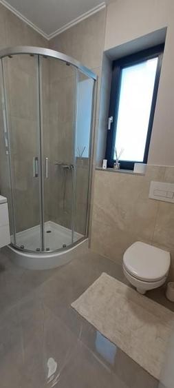 Casă individuală cu 4 camere cu Canalizare în Miroslava