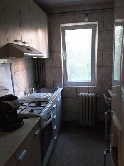Apartament cu 3 camere semidecomandat în Alexandru cel Bun