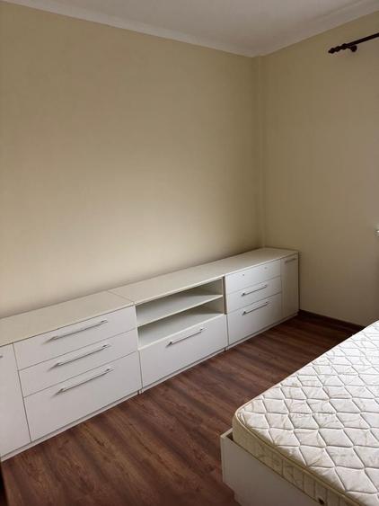 Apartament cu 2 camere decomandat în Calea Moldovei