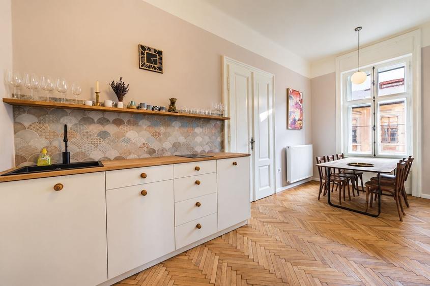 Apartament cu 4 camere în Central