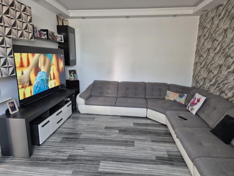 Casă individuală cu 4 camere cu Canalizare în Central