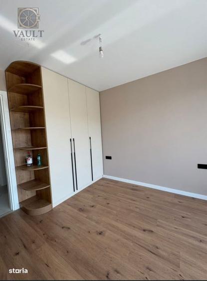 Apartament cu 3 camere semidecomandat, mobilat în Industriilor
