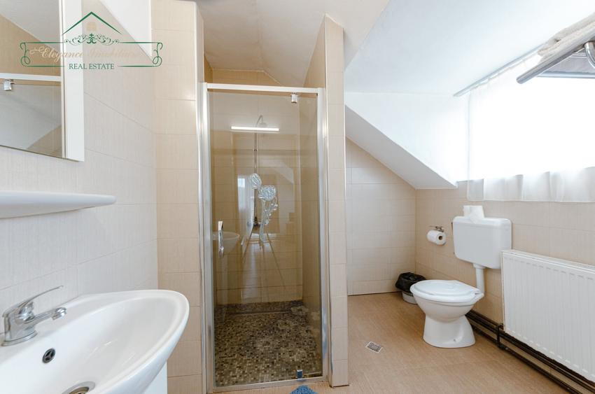 Hotel/Pensiune, de 695 mp, în Lipova