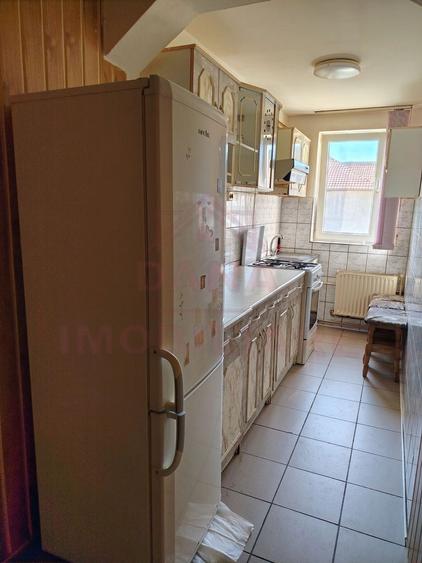 Apartament cu 2 camere semidecomandat, mobilat în Central