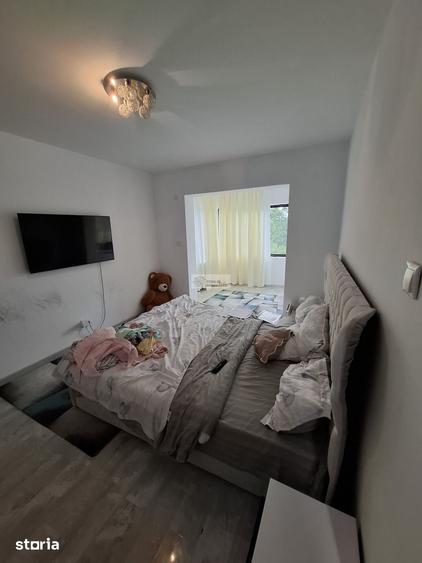Casă cu 6 camere cu Teren 500 Mp în Milcovul
