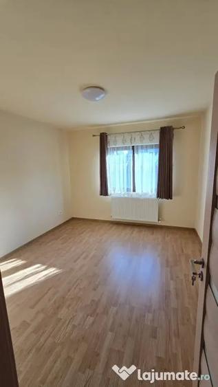 Apartament cu 2 camere decomandat în Valea Adâncă
