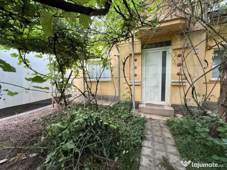 Casă cu 2 camere cu Teren 130 Mp în Cantacuzino