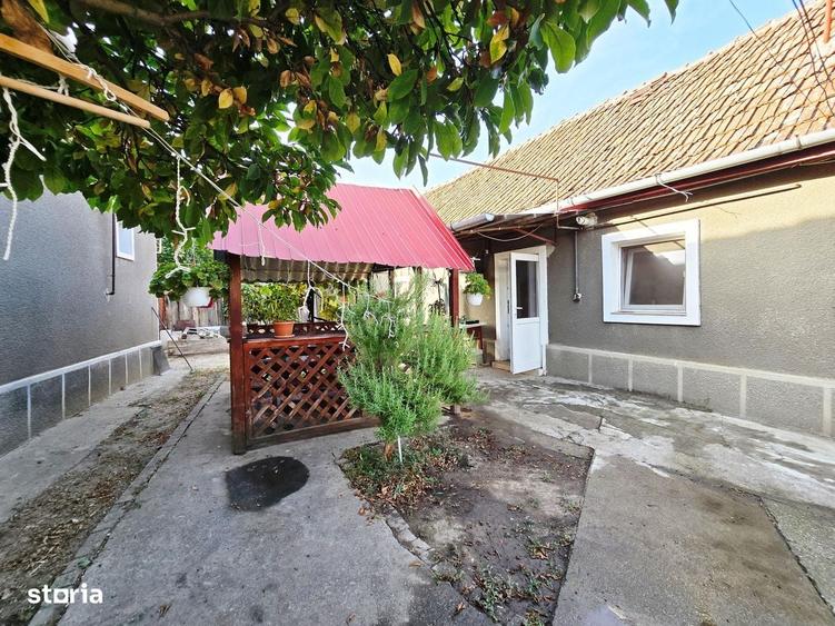 Casă cu 3 camere cu Teren 1064 Mp în Bujac