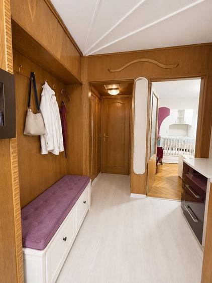 Apartament cu 3 camere decomandat, mobilat în Dacia