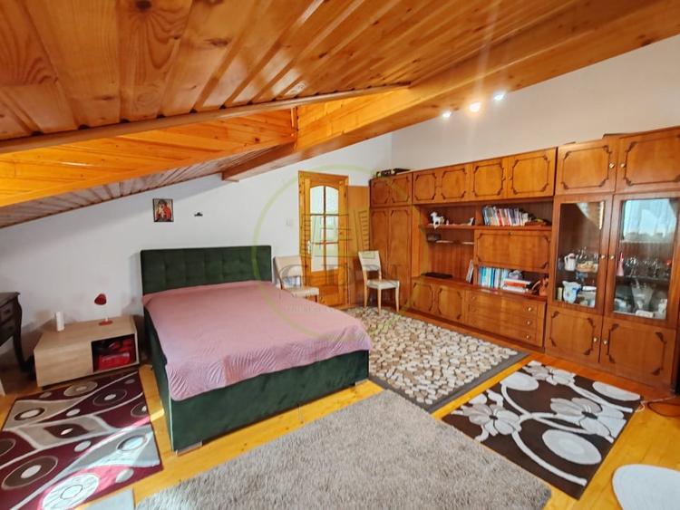 Apartament cu 3 camere decomandat, mobilat în Central