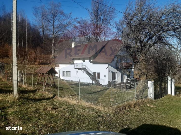 Casă cu 4 camere în Predeluț