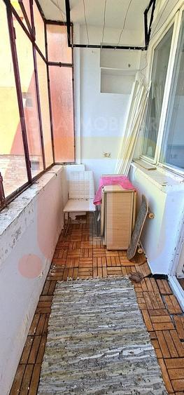 Apartament cu 3 camere semidecomandat în Dărmănești