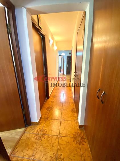 Apartament cu 3 camere decomandat în Dristor