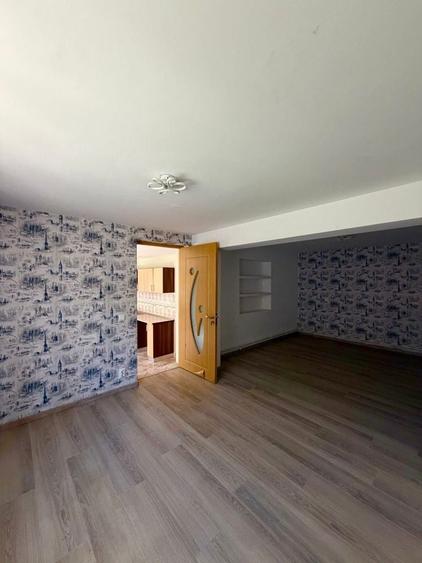 Casă cu 4 camere în Breaza de Sus