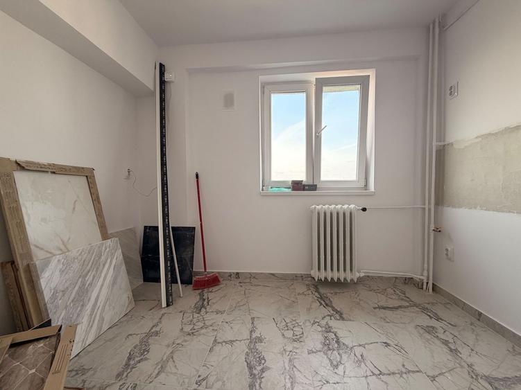 Apartament cu 3 camere decomandat în Titulescu