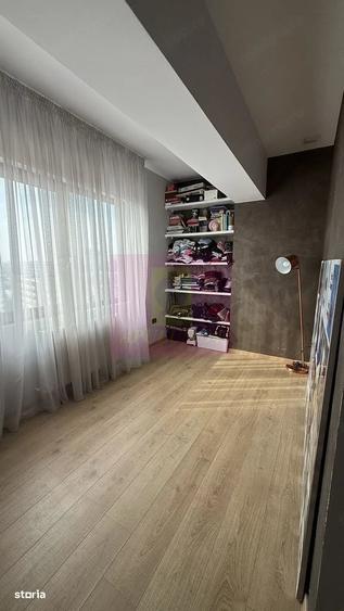 Apartament cu 3 camere decomandat în Vitan