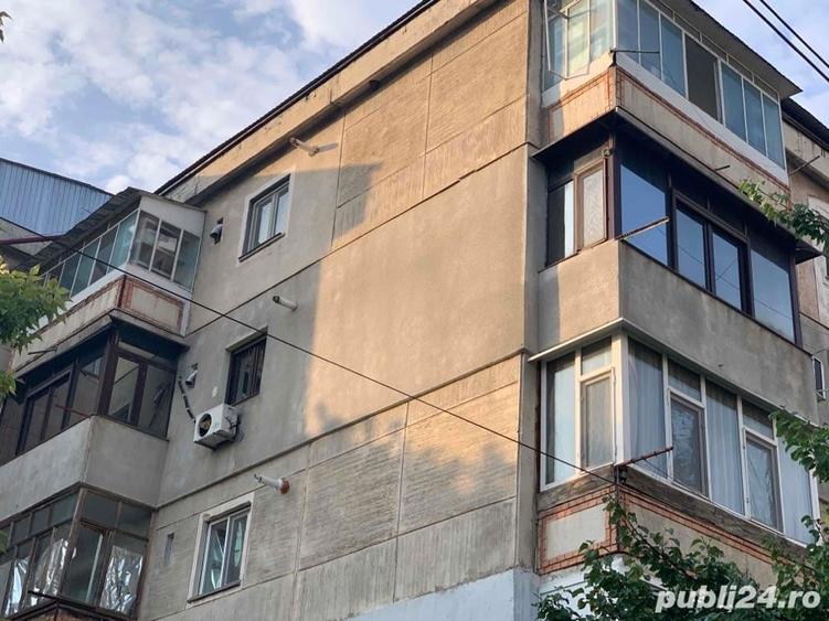 Apartament cu 3 camere decomandat în Mircea-Vodă