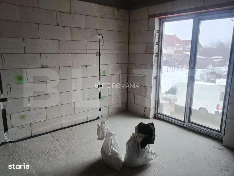 Casa 270 mp utili la rosu, 7 camere, teren 500 mp zona Arex