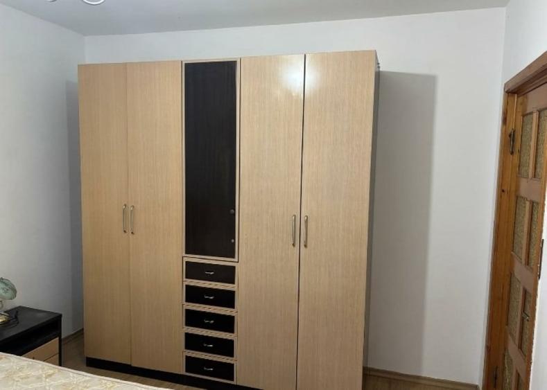 Apartament Cu 3 Camere Decomandate Zona Obcini - Intrare - 6