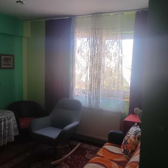 Apartment mobilat,3 camere situat in zona buna