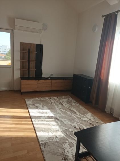 Apartament cu 2 camere decomandat în Universității